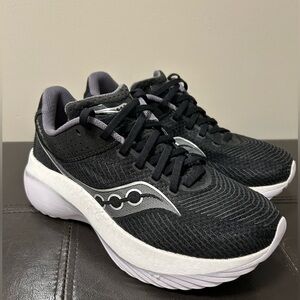 Saucony Kinvara Pro Charcoal and White Athletic Sneakers Size 8.5 W